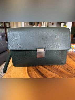 Louis Vuitton Kasai pouchette